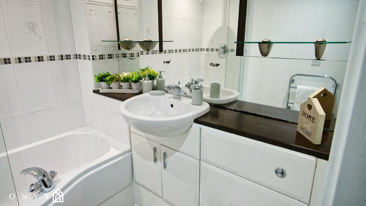 Onyx Bullring Stunning Large Spacious City Centre Apartment バーミンガム エクステリア 写真